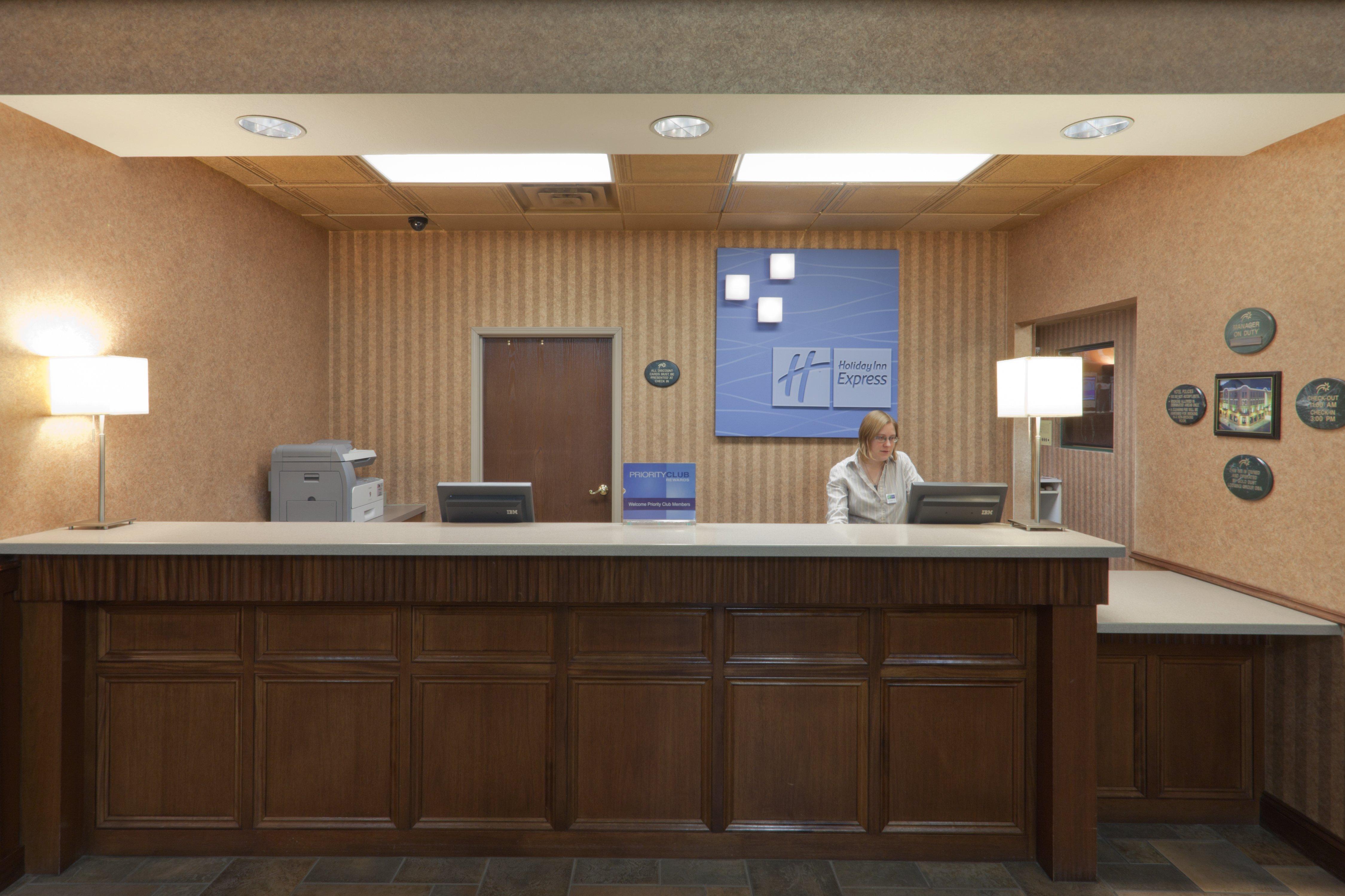 Holiday Inn Express Hotel & Suites Deadwood-Gold Dust Casino, An Ihg Hotel Bagian luar foto