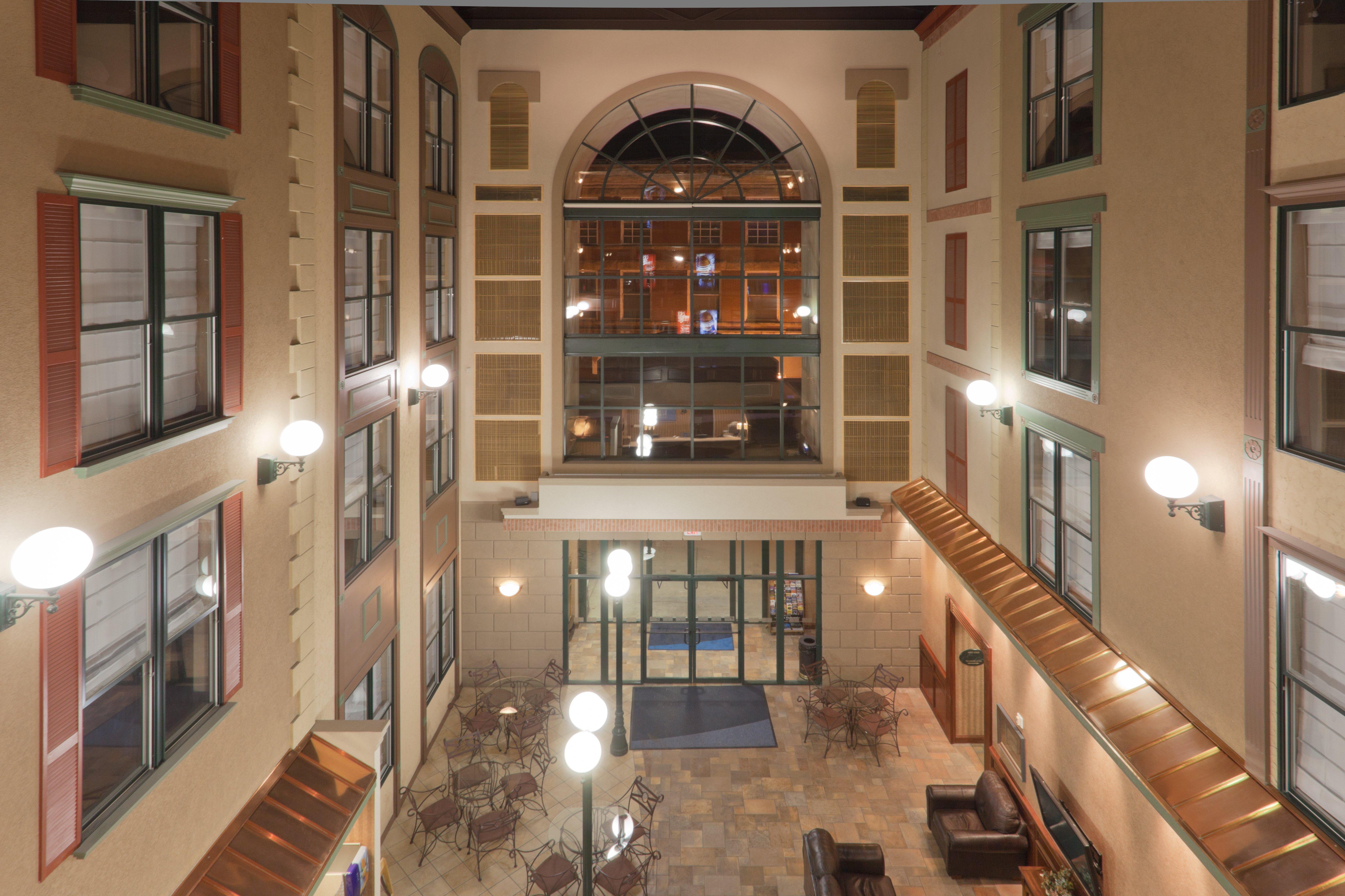 Holiday Inn Express Hotel & Suites Deadwood-Gold Dust Casino, An Ihg Hotel Bagian luar foto