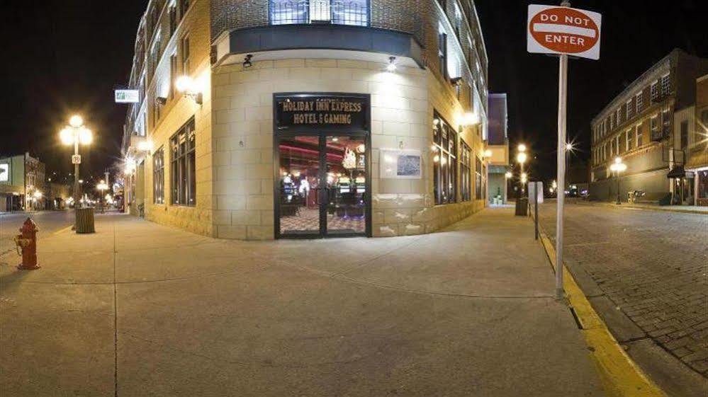 Holiday Inn Express Hotel & Suites Deadwood-Gold Dust Casino, An Ihg Hotel Bagian luar foto
